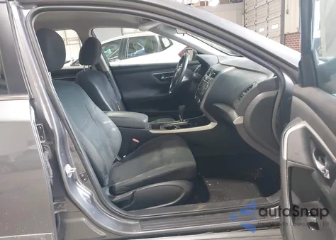 2015 Nissan Altima 2.5 S z USA, uszkodzony, nr VIN 1N4AL3AP9FN347577